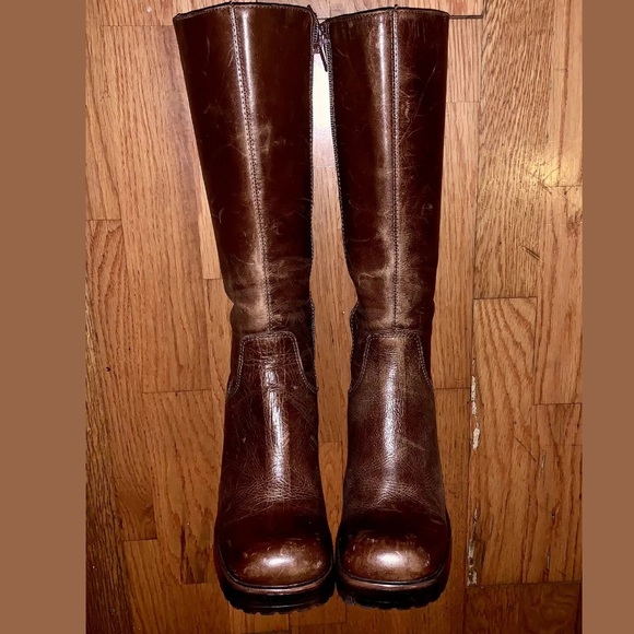 ❌SOLD❌ Steve Madden Leather Heeled Campus Boots - Picture 6 of 8